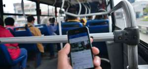 El servicio de Internet gratuito en los buses se ampliar&aacute; para toda la flota de la ciudad, anunci&oacute; el gerete de telecomunicaciones de ETAPA. Miguel Ar&eacute;valo.