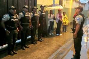 Denuncia a personas que atenten contra la seguridad en el proceso electoral. 