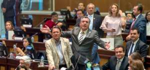Desde la bancada de CREO saldr&aacute; uno de los interpelantes para el juicio pol&iacute;tico: Roberto G&oacute;mez. El segundo ser&aacute; uno de los 55 firmantes.