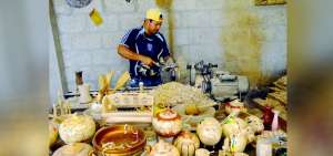 Juguetes, utensilios de cocina, adornos del hogar y alcanc&iacute;as de madera se expender&aacute;n en la tradicional feria.
