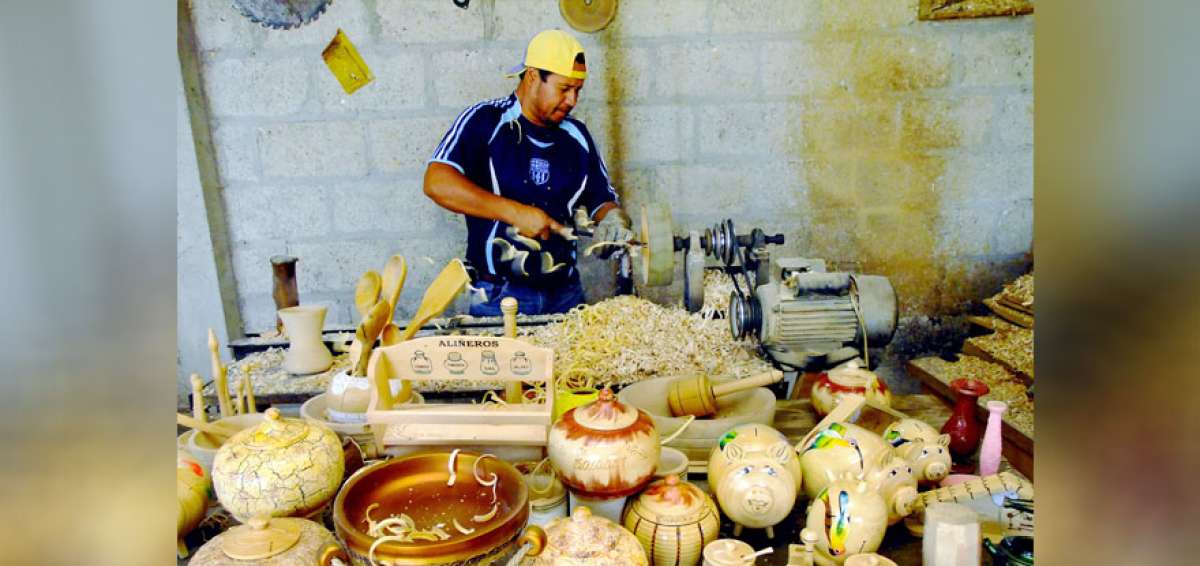 Juguetes, utensilios de cocina, adornos del hogar y alcanc&iacute;as de madera se expender&aacute;n en la tradicional feria.
