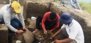 En El Pe&ntilde;&oacute;n &ldquo;La Isla&rdquo; se encontraron 13 urnas funerarias, osamentas de un ni&ntilde;o, el entierro completo de un adulto, entre otros restos.