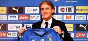 Mancini dice que la prioridad de Italia es ir a la Eurocopa