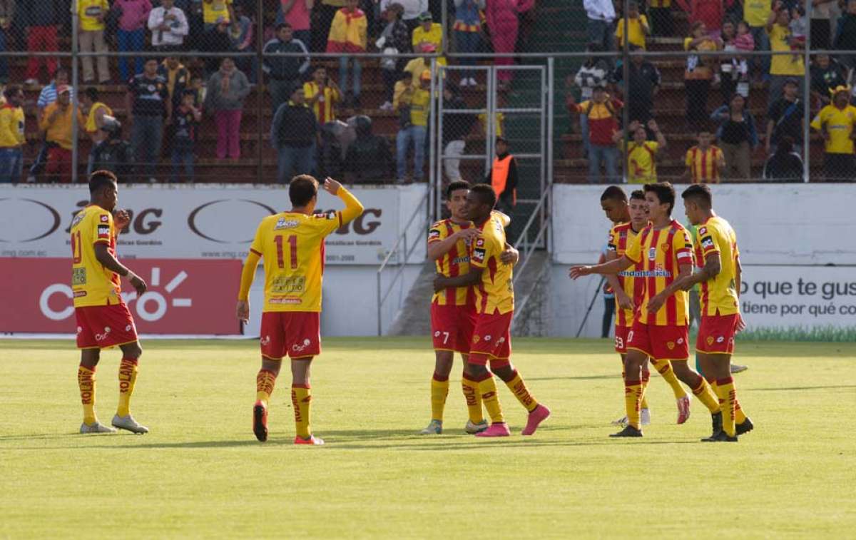 El gol de Estupi&ntilde;&aacute;n fue correctamente validado, seg&uacute;n dos ex&aacute;rbitros ecuatorianos 
