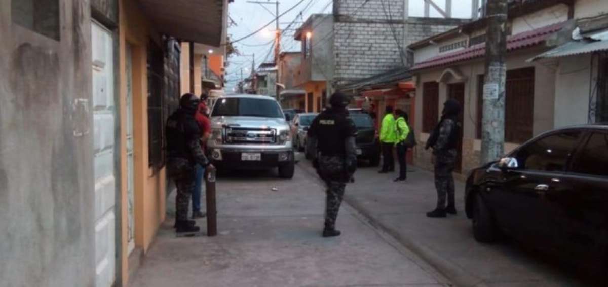 La Fiscal&iacute;a y Polic&iacute;a allanaron la vivienda de la exalcaldesa de Dur&aacute;n.