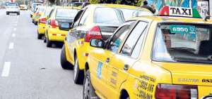 Rodas present&oacute; a la Asamblea propuesta para regular uso de Uber y Cabify