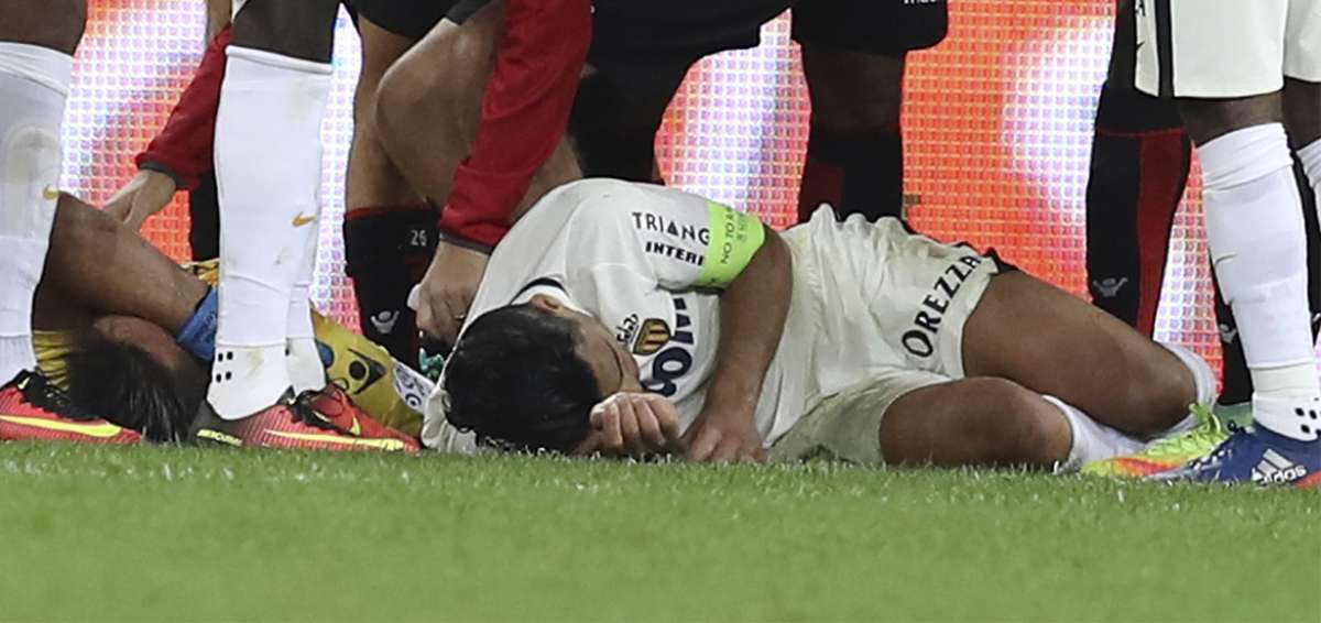 Balotelli fulmina al M&oacute;naco y pone l&iacute;der al Niza