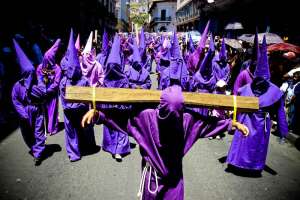 Centro Hist&oacute;rico de Quito, fiel testigo de la procesi&oacute;n de Jes&uacute;s del Gran Poder (Galer&iacute;a)