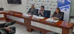 Las autoridades informaron que entre los detenidos constan dos polic&iacute;as en servicio activo y un gu&iacute;a penitenciario. 