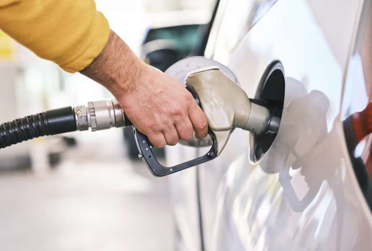 Baja precio del combustible: Gobierno reforma sistema de precios para reducir impacto de alzas internacionales