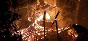 Un total de 16 metros cuadrados se consumieron en el incendio.