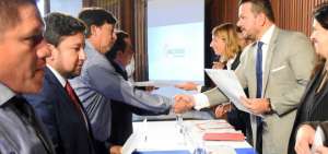 Empleados del Metro de Quito recibieron certificados laborales