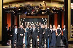 La difunta Breaking Bad se llen&oacute; de premios en los Emmy