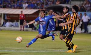 Prensa boliviana reconoce supremac&iacute;a de Emelec ante The Strongest