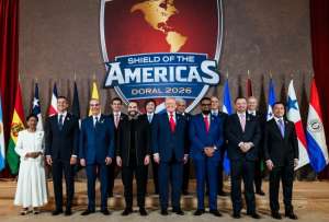 Daniel Noboa, presidente de Ecuador, particip&oacute; en el Escudo de las Am&eacute;ricas, iniciativa regional encabezada por el mandatario estadounidense, Donald Trump. 