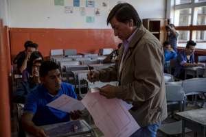 El colegio 24 de Mayo, en el norte de Quito, se convirti&oacute; en uno de los 663 recintos para rendir el ENES. Foto: Andr&eacute;s Darquea.