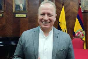 Con nueve votos a favor, el Concejo Municipal de Loja aprobó la remoción del alcalde Franco Quezada