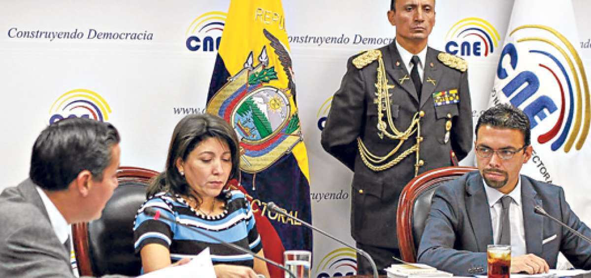 El presidente del Consejo Nacional Electoral (CNE), Juan Pablo Pozo, explic&oacute; que la pregunta planteada por Compromiso Ecuador debe tener dictamen de la CC. Foto: Fernando Sandoval / El Tel&eacute;grafo