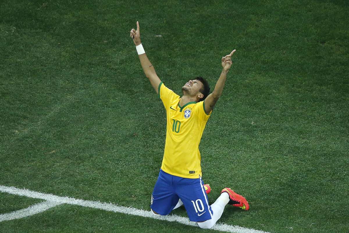 Neymar pasa de largo a Valencia, Benzema, Van Persie, Robben y M&uuml;ller