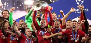 Jugadores del Liverpool celebrando la consecuci&oacute;n del t&iacute;tulo de la Liga de Campeones.