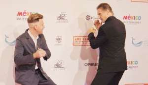 Ewan Mcgregor y Liam Neeson bromearon en la alfombra roja del Festival Internacional de Cine de Los Cabos. Foto: Internet