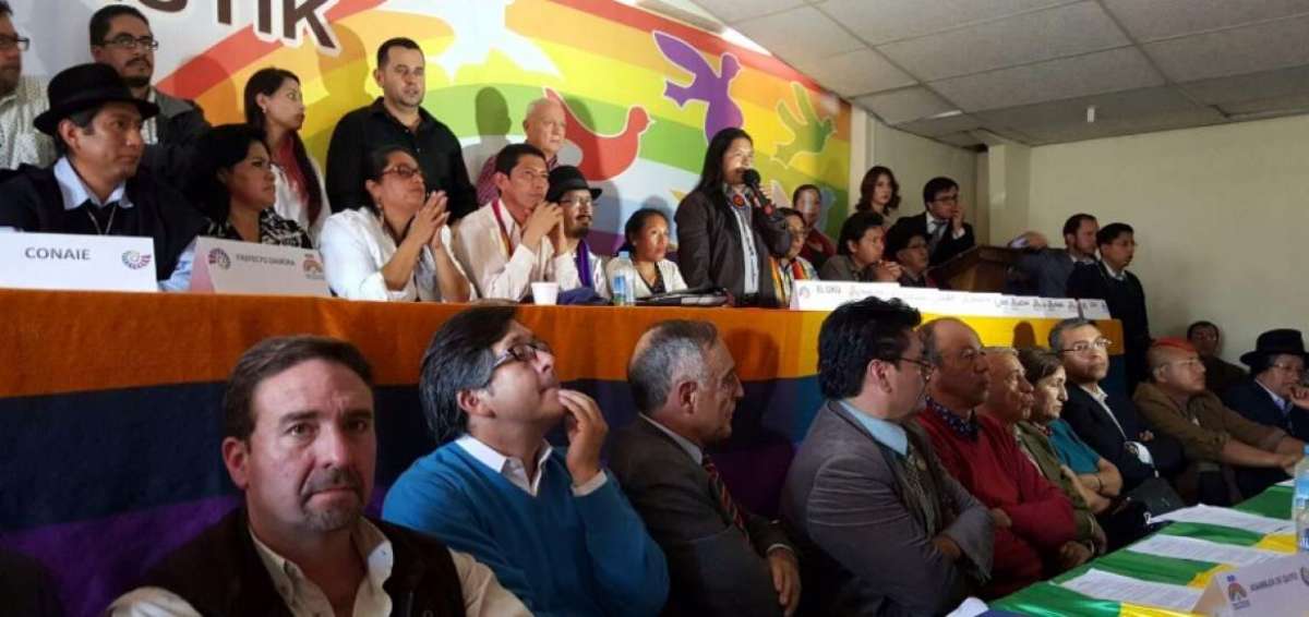 Las bases ind&iacute;genas impidieron la cita entre Pachakutik y la derecha
