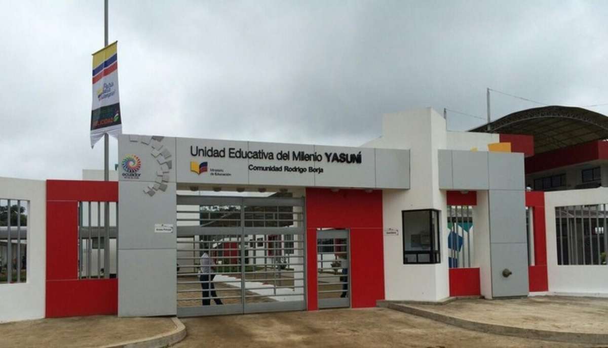 Correa inaugur&oacute; la Unidad Educativa del Milenio Yasun&iacute;