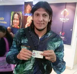 Enrique Vera jugar&aacute; el 2015 como futbolista ecuatoriano. Foto: Tomada de @LaRedEcuador