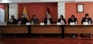 Reuni&oacute;n entre las autoridades del Ministerio de Finanzas y Senescyt.