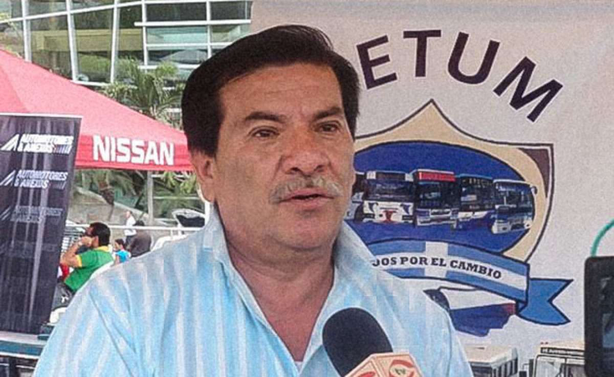 Rigoberto Vinces, dirigente de la Federaci&oacute;n de Transportistas Urbanos de Manta. Foto: El Tel&eacute;grafo