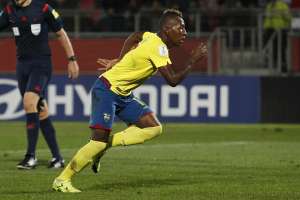 Estupi&ntilde;&aacute;n descont&oacute; desde el punto penalti para la selecci&oacute;n ecuatoriana. Foto: AFP