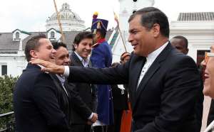 El presidente recibi&oacute; al elenco de EnchufeTV