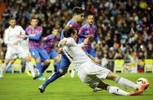 Bale, en la celebraci&oacute;n de ese gol, se tap&oacute; los o&iacute;dos. Foto: Agencia AFP