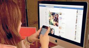 Cuando una persona deja que las redes sociales manejen su estilo de vida, debe tomar correctivos como cerrar sus cuentas de usuario. Foto: Rodolfo P&aacute;rraga / El Tel&eacute;grafo