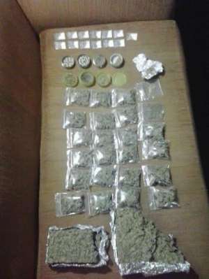 Durante el operativo, los agentes encontraron varios paquetes de alcaloides. Foto: Cortes&iacute;a Fiscal&iacute;a