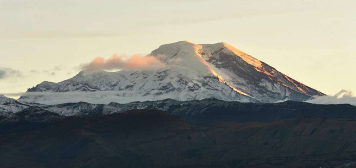 Expedici&oacute;n medir&aacute; cumbre de volc&aacute;n