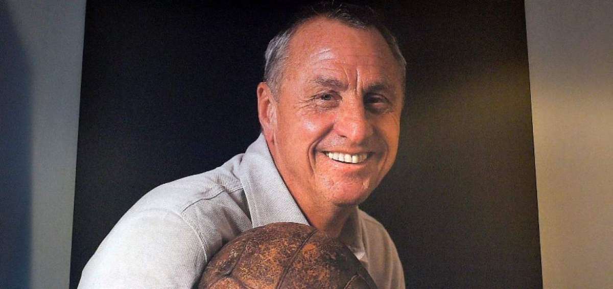 Barcelona homenajea la memoria de Johan Cruyff
