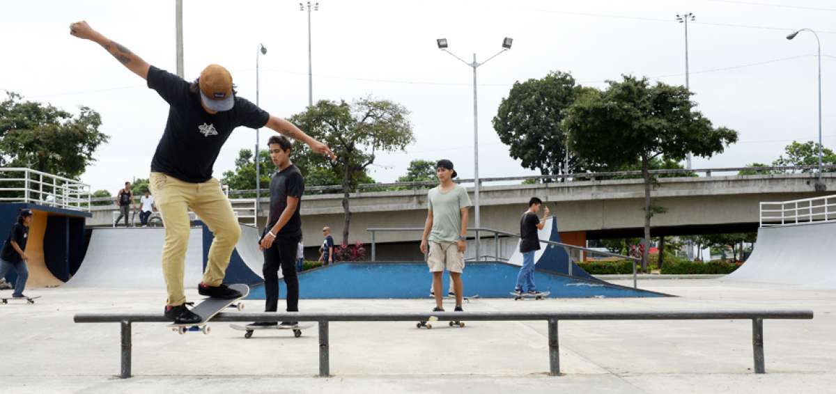 En el Parque Extremo Municipal de Guayaquil, cerca de 100 j&oacute;venes -entre participantes y observadores- fueron parte de la primera fecha del Campeonato Nacional de Skateboarding, en total ser&aacute;n cuatro.