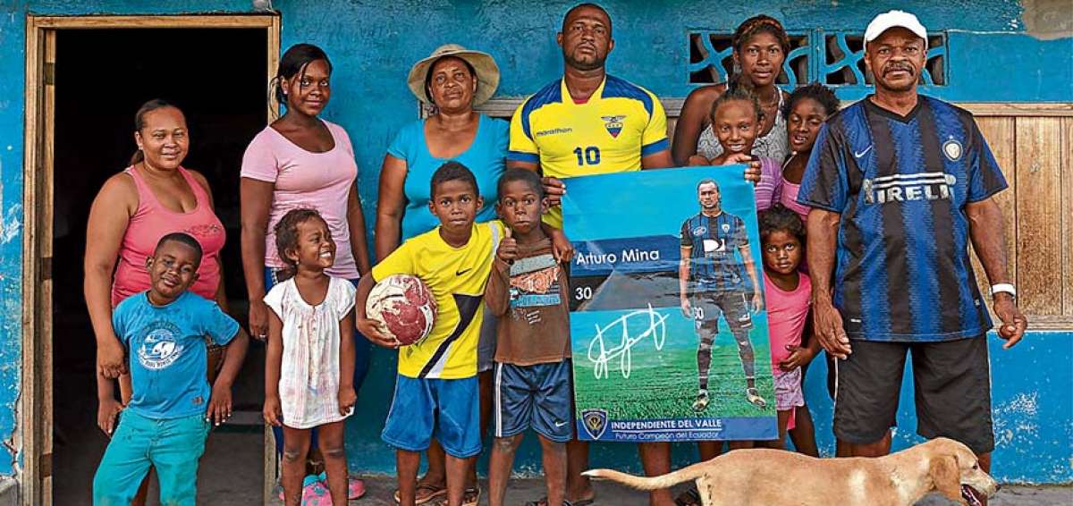Mina compart&iacute;a su tiempo entre la pesca, el f&uacute;tbol y los estudios