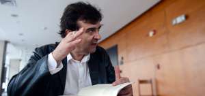 Javier Cercas en la Biblioteca de FLACSO, en 2017. Entonces consideraba que solo la mitad de la poblaci&oacute;n catalana es independentista.