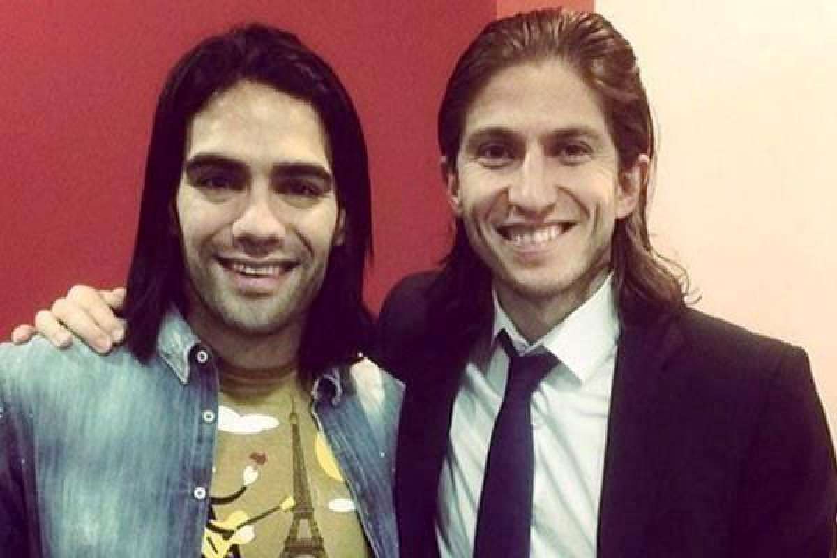 Falcao junto a su excompa&ntilde;ero de equipo en el "Atleti" Filipe Lu&iacute;s