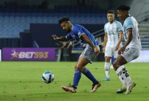 Emelec tuvo muchos problemas para imponerse en su cancha