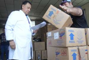 La entrega busca fortalecer el abastecimiento en 88 hospitales y 950 centros de salud, garantizando la continuidad de tratamientos y la atenci&oacute;n de miles de pacientes.