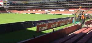 LDU retira mallas met&aacute;licas de la general norte en Casa Blanca