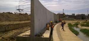 Ecuador asegura que muro en frontera con Per&uacute; cumple acuerdos bilaterales