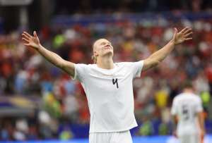El delantero de Noruega Erling Haaland celebra tras anotar el segundo gol de su equipo durante el Mundial 2026.