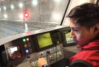 El tren 16 del Metro de Quito se trasladó por su propia tracción a las instalaciones de Talleres y Cocheras, ubicadas en el sector Quitumbe, en el sur de Quito.