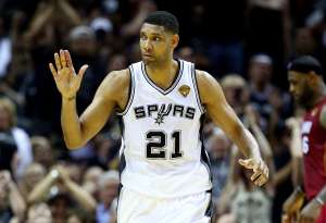 Tim Duncan fue el m&aacute;ximo anotador de San Antonio con 21 puntos. Foto: AFP