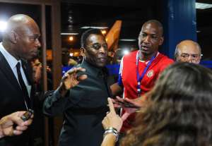 Pel&eacute; operado de la columna vertebral en Sao Paulo