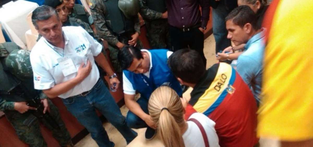 El candidato de FE, Dalo Bucaram, lleg&oacute; esta ma&ntilde;ana a la delegaci&oacute;n electoral del Guayas. 